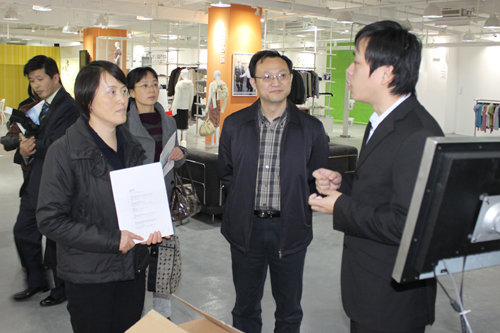 常熟市科技局張燕局長帶隊考察利奧創新科技